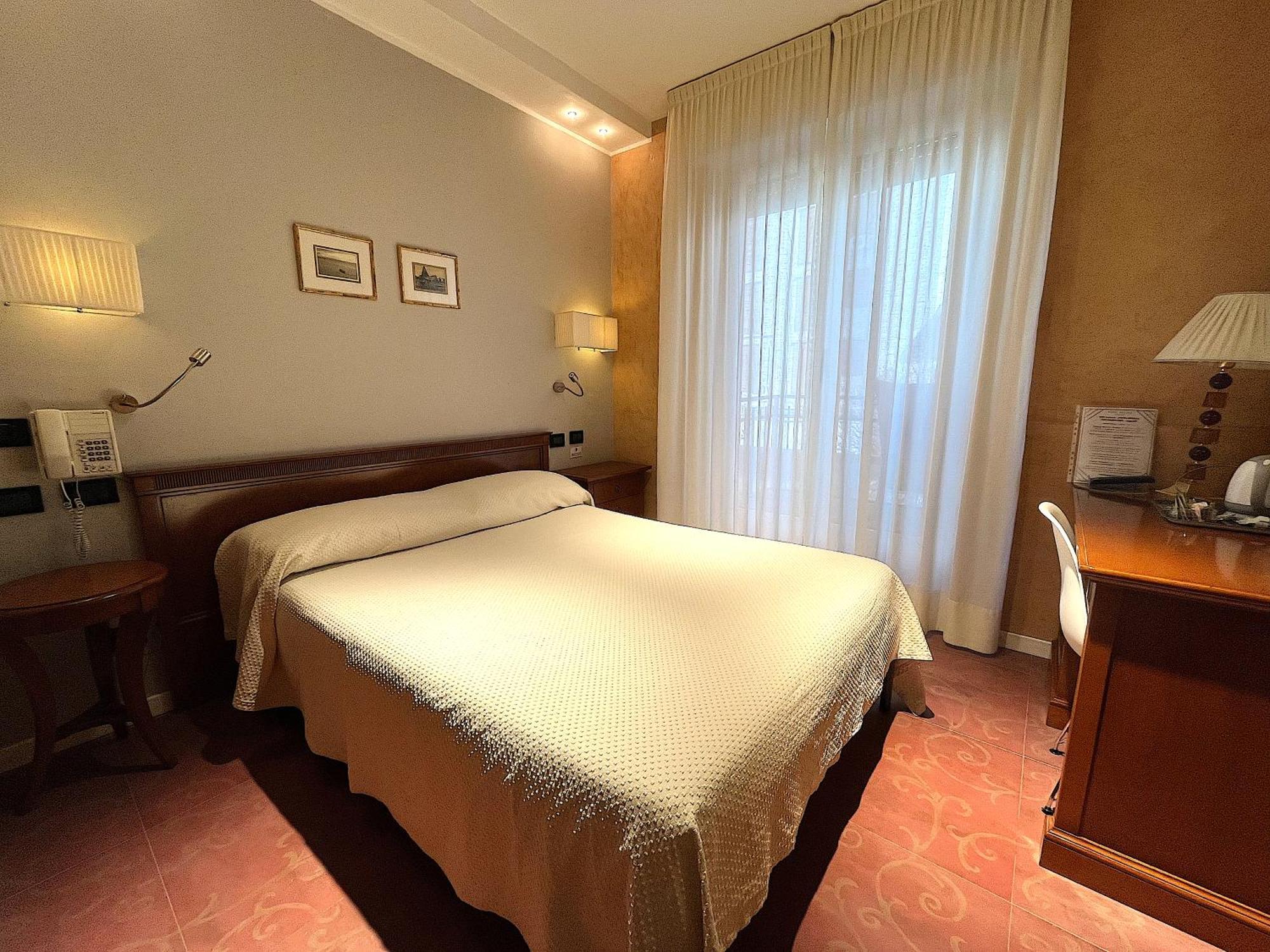 Hotel Regina Grado Quarto foto